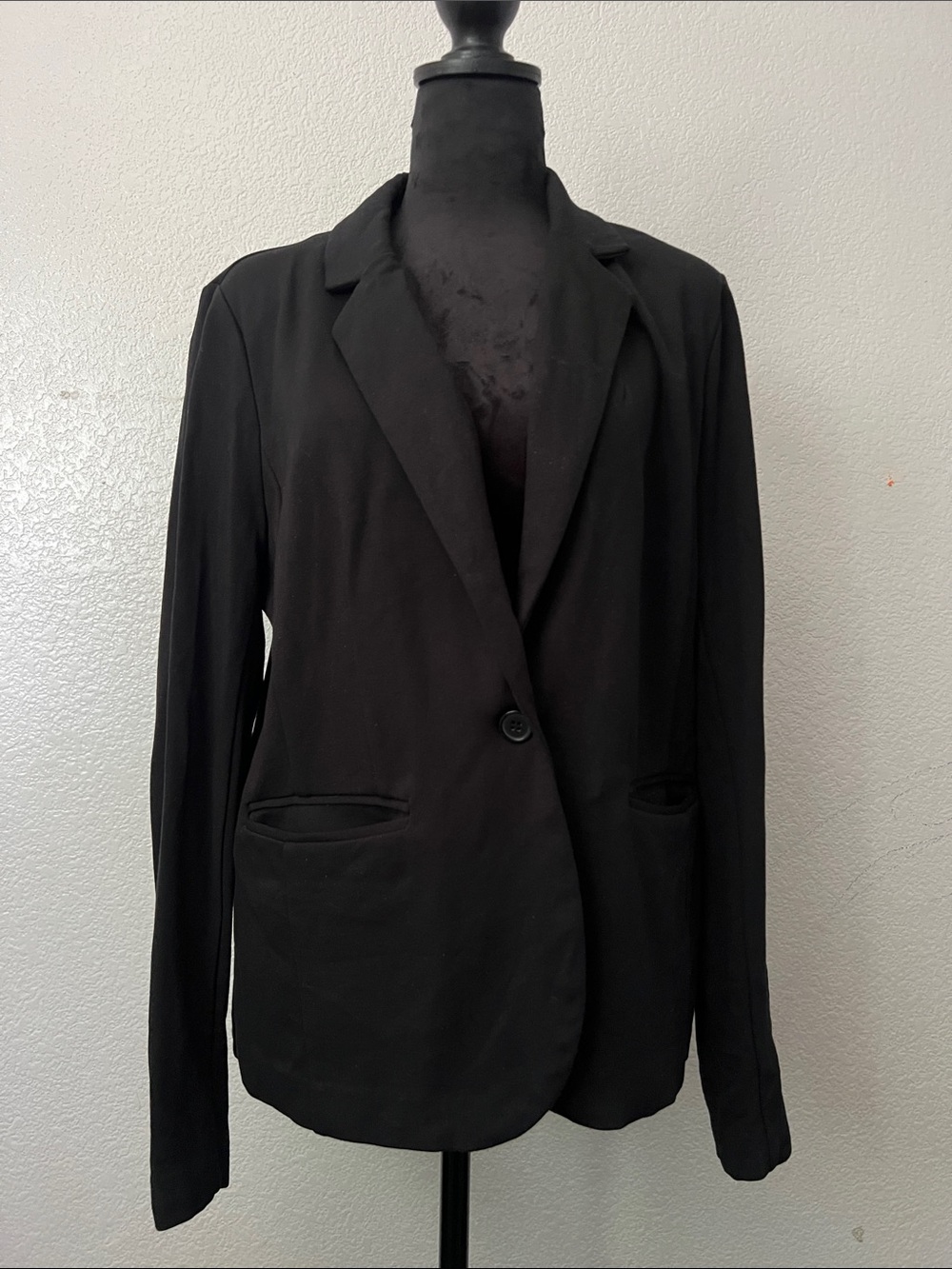 Women's Black Single-Button Blazer Jacket